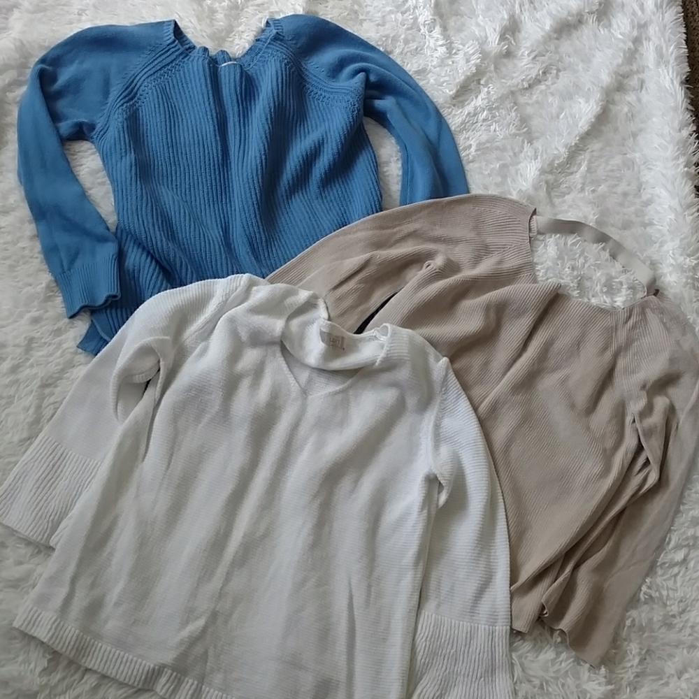 3 Loft sweaters. Size (XL)